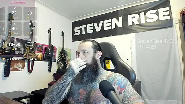 Snapshot of StevenRiseNYC chatting on 11.15.25 StevenRiseNYC online show from 11.15.25