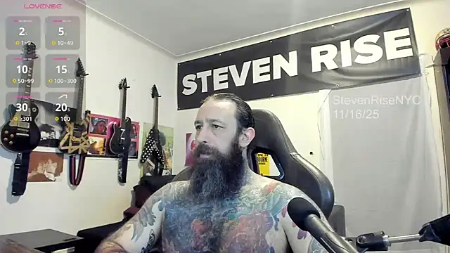 Snapshot of StevenRiseNYC chatting on 11.16.25 StevenRiseNYC online show from 11.16.25