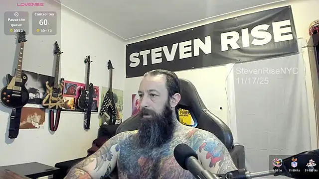 Snapshot of StevenRiseNYC chatting on 11.17.25 StevenRiseNYC online show from 11.17.25