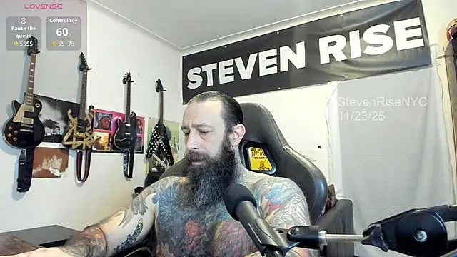 Snapshot of StevenRiseNYC chatting on 11.23.25 StevenRiseNYC online show from 11.23.25