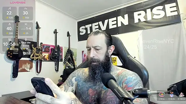 Snapshot of StevenRiseNYC chatting on 11.24.25 StevenRiseNYC online show from 11.24.25