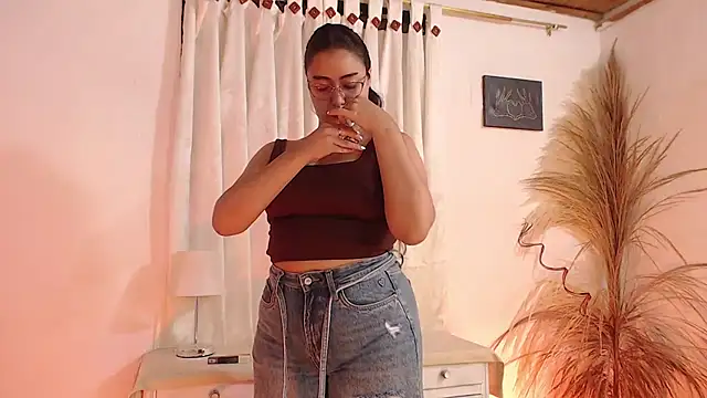  Kim  M online show from 04.17.26