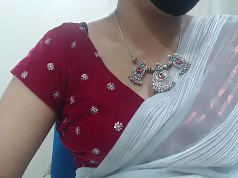 Snapshot of Lovely_Siri_23 chatting on 04.29.26 Lovely Siri 23 online show from 04.29.26