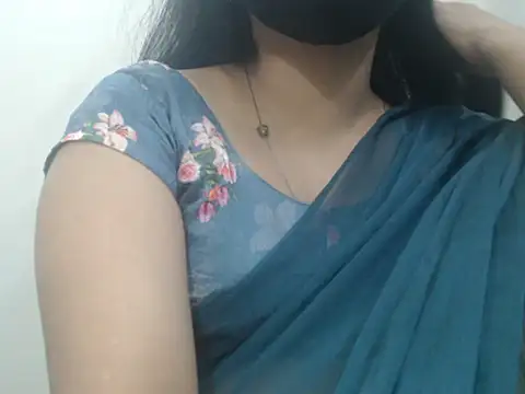Snapshot of Lovely_Siri_23 chatting on 05.12.26 Lovely Siri 23 online show from 05.12.26