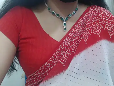 Snapshot of Lovely_Siri_23 chatting on 07.27.26 Lovely Siri 23 online show from 07.27.26