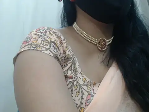 Snapshot of Lovely_Siri_23 chatting on 07.28.26 Lovely Siri 23 online show from 07.28.26