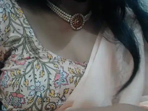 Snapshot of Lovely_Siri_23 chatting on 07.28.26 Lovely Siri 23 online show from 07.28.26