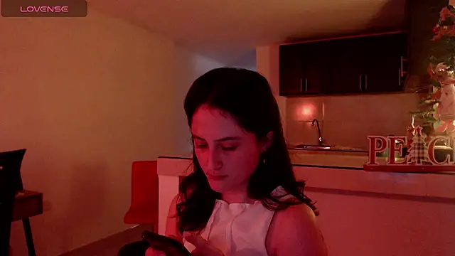 Snapshot of AlissonnFoxx chatting on 12.27.24 AlissonnFoxx online show from 12.27.24