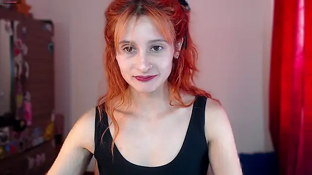 Snapshot of skinny_Raven chatting on 12.15.24 skinny Raven online show from 12.15.24