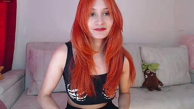 Snapshot of skinny_Raven chatting on 12.28.24 skinny Raven online show from 12.28.24