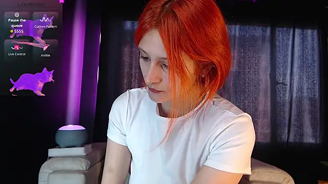 Snapshot of skinny_Raven chatting on 09.17.25 skinny Raven online show from 09.17.25