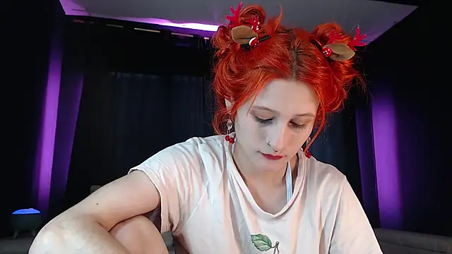 Snapshot of skinny_Raven chatting on 11.27.25 skinny Raven online show from 11.27.25