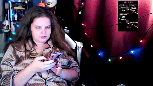 Snapshot of so_cute777 chatting on 12.16.25 so cute777 online show from 12.16.25