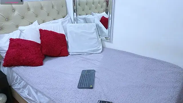 Snapshot of AnnaRedgrave chatting on 02.04.26 AnnaRedgrave online show from 02.04.26