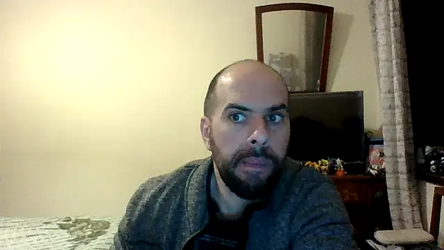 Snapshot of sstrasser chatting on 02.09.25 sstrasser online show from 02.09.25