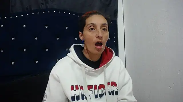 anyu1306 online show from 12.18.24