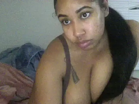 Snapshot of creamdreammmm chatting on 01.04.25 creamdreammmm online show from 01.04.25