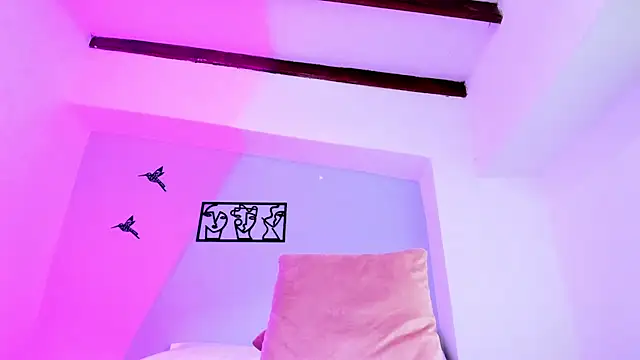 Snapshot of Laura_Torres18 chatting on 03.12.25 Laura Torres18 online show from 03.12.25