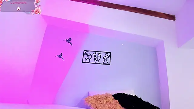 Snapshot of Laura_Torres18 chatting on 09.29.25 Laura Torres18 online show from 09.29.25