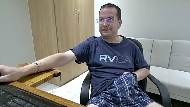 BrettJ81 online show from 03.05.25