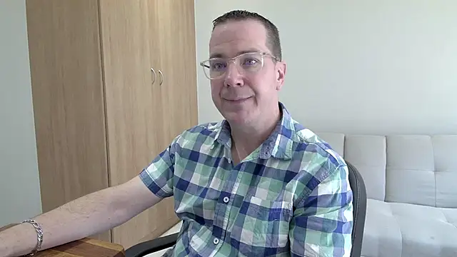 BrettJ81 online show from 09.13.25