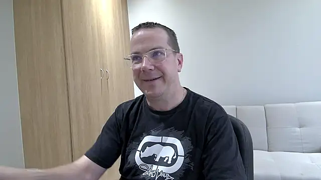 BrettJ81 online show from 10.13.25