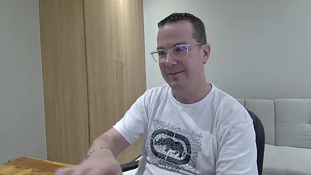 BrettJ81 online show from 11.21.25