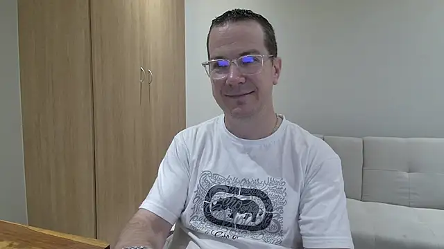 BrettJ81 online show from 04.17.26