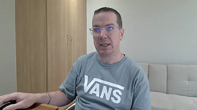 Snapshot of BrettJ81 chatting on 04.30.26 BrettJ81 online show from 04.30.26