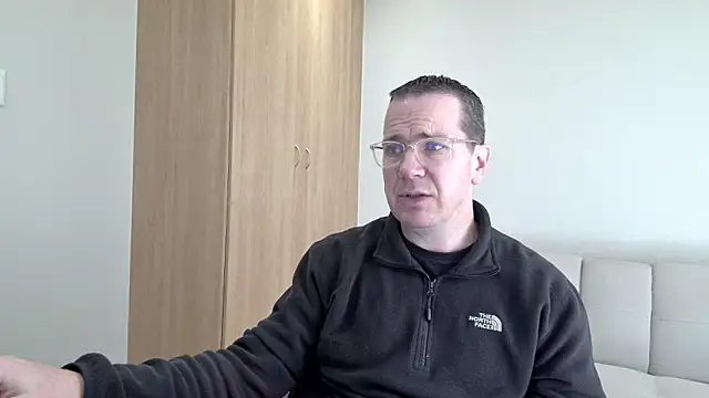 Snapshot of BrettJ81 chatting on 05.08.26 BrettJ81 online show from 05.08.26