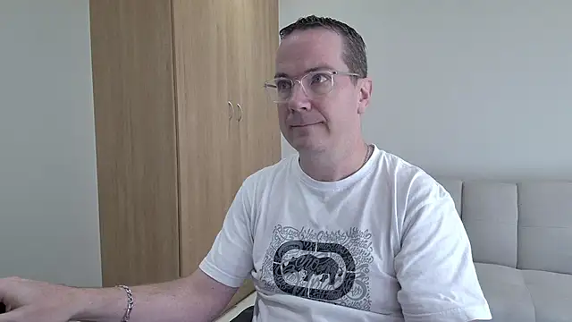 Snapshot of BrettJ81 chatting on 05.16.26 BrettJ81 online show from 05.16.26
