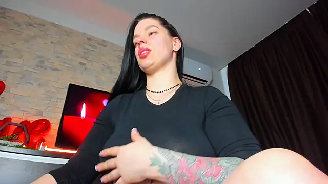 Laya Moon online show from 02.06.25