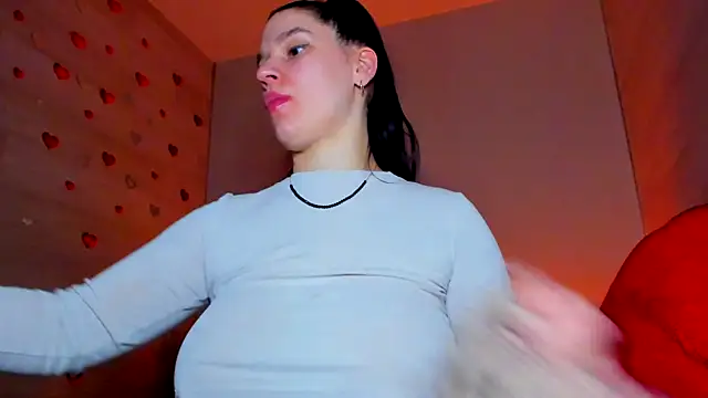 Laya Moon online show from 02.06.26