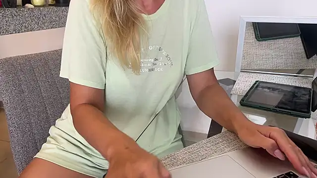 mommy nadin online show from 03.07.25