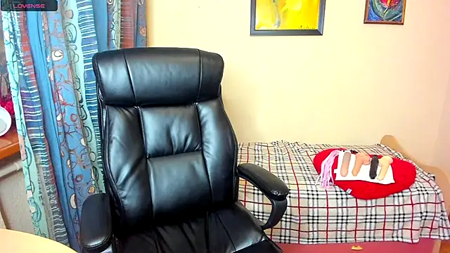 Yummy Kate online show from 02.20.26