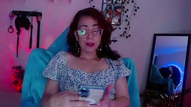 Snapshot of Eve_Blue77 chatting on 09.19.25 Eve Blue77 online show from 09.19.25