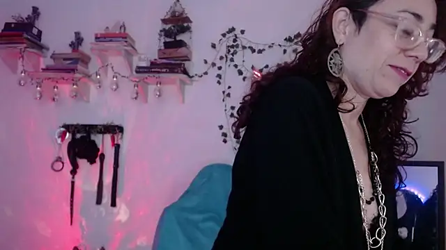 Snapshot of Eve_Blue77 chatting on 10.12.25 Eve Blue77 online show from 10.12.25