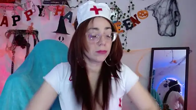 Snapshot of Eve_Blue77 chatting on 10.28.25 Eve Blue77 online show from 10.28.25