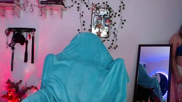 Snapshot of Eve_Blue77 chatting on 11.13.25 Eve Blue77 online show from 11.13.25