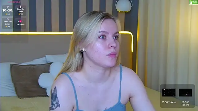 Snapshot of AmaliaBell chatting on 06.21.26 AmaliaBell online show from 06.21.26