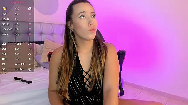 Snapshot of pervert_lizza chatting on 02.08.25 pervert lizza online show from 02.08.25