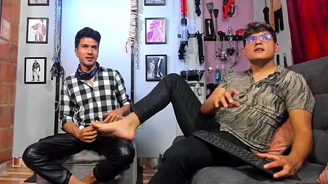 Snapshot of dom2travelersss chatting on 02.03.25 dom2travelersss online show from 02.03.25