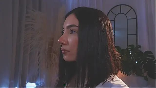 Snapshot of AmyArmstrong chatting on 11.09.25 AmyArmstrong online show from 11.09.25