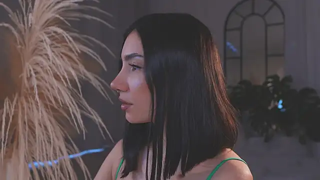 Snapshot of AmyArmstrong chatting on 11.14.25 AmyArmstrong online show from 11.14.25