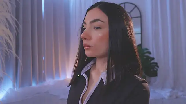 Snapshot of AmyArmstrong chatting on 11.23.25 AmyArmstrong online show from 11.23.25