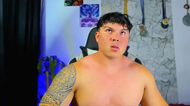 Snapshot of Drakexion21 chatting on 10.01.25 Drakexion21 online show from 10.01.25