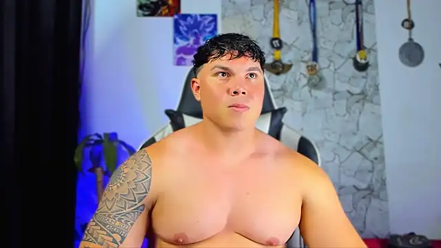 Snapshot of Drakexion21 chatting on 10.02.25 Drakexion21 online show from 10.02.25