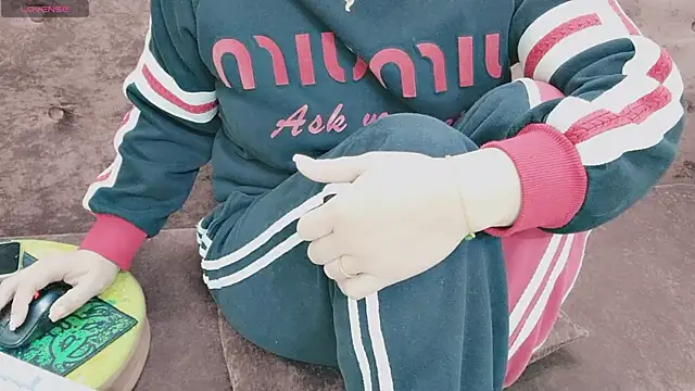 Sophie Secret online show from 11.27.25