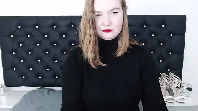Snapshot of LaraDream chatting on 02.11.25 LaraDream online show from 02.11.25
