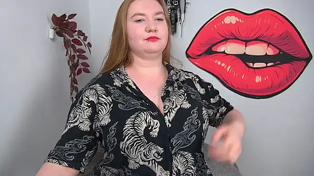 Snapshot of LaraDream chatting on 05.17.26 LaraDream online show from 05.17.26